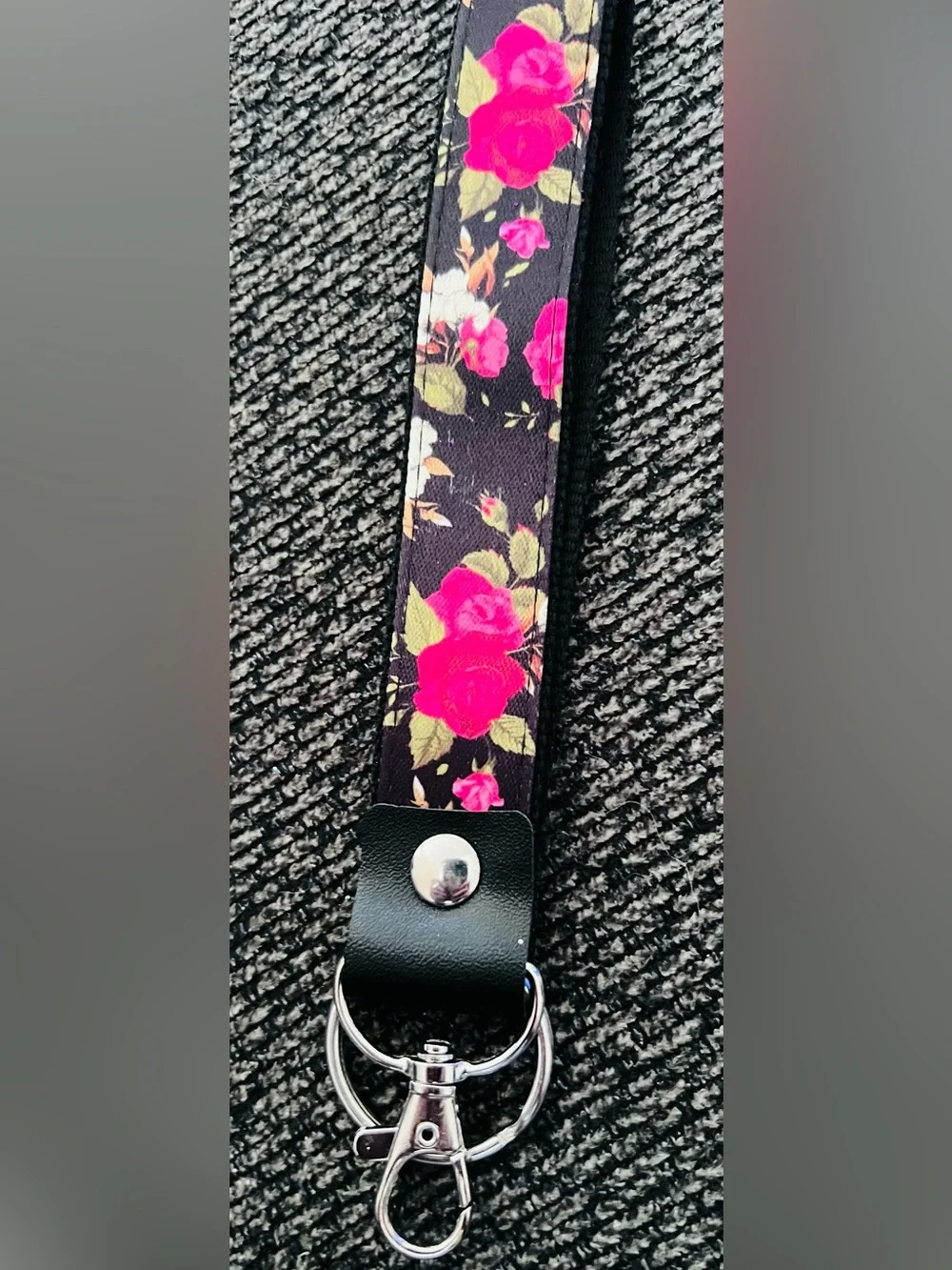 Floral Pink Rose Pattern Women's Accessory Wrist Strap